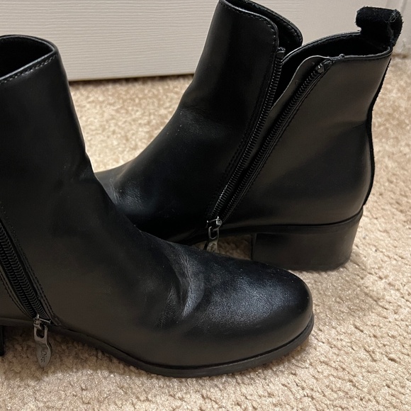 Shoes - Picture 3 of 6